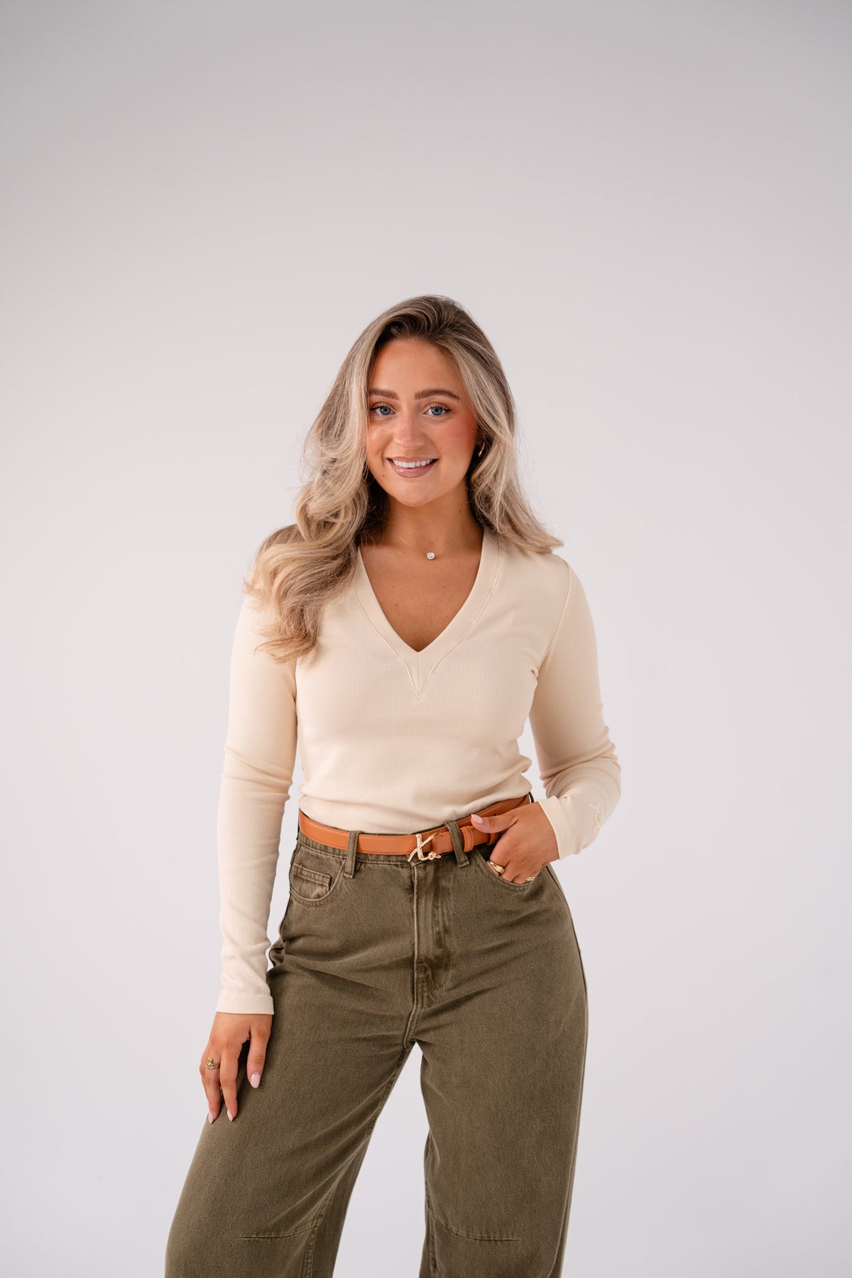 Love Laura V-Neck Ribbed Base Top In Cream
