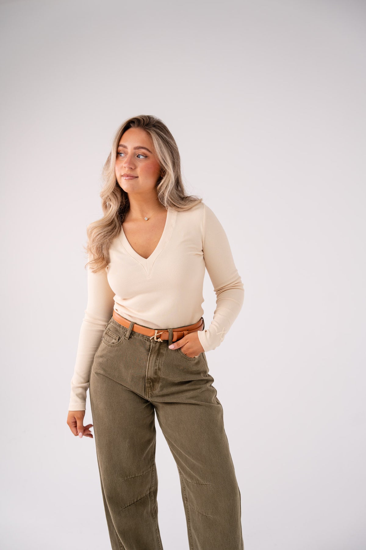 Love Laura V-Neck Ribbed Base Top In Cream