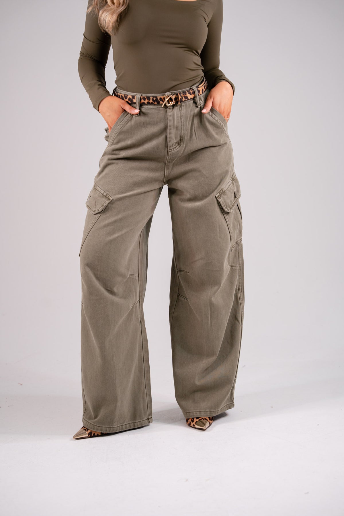 Kiera Relaxed Cargo Jeans In Khaki