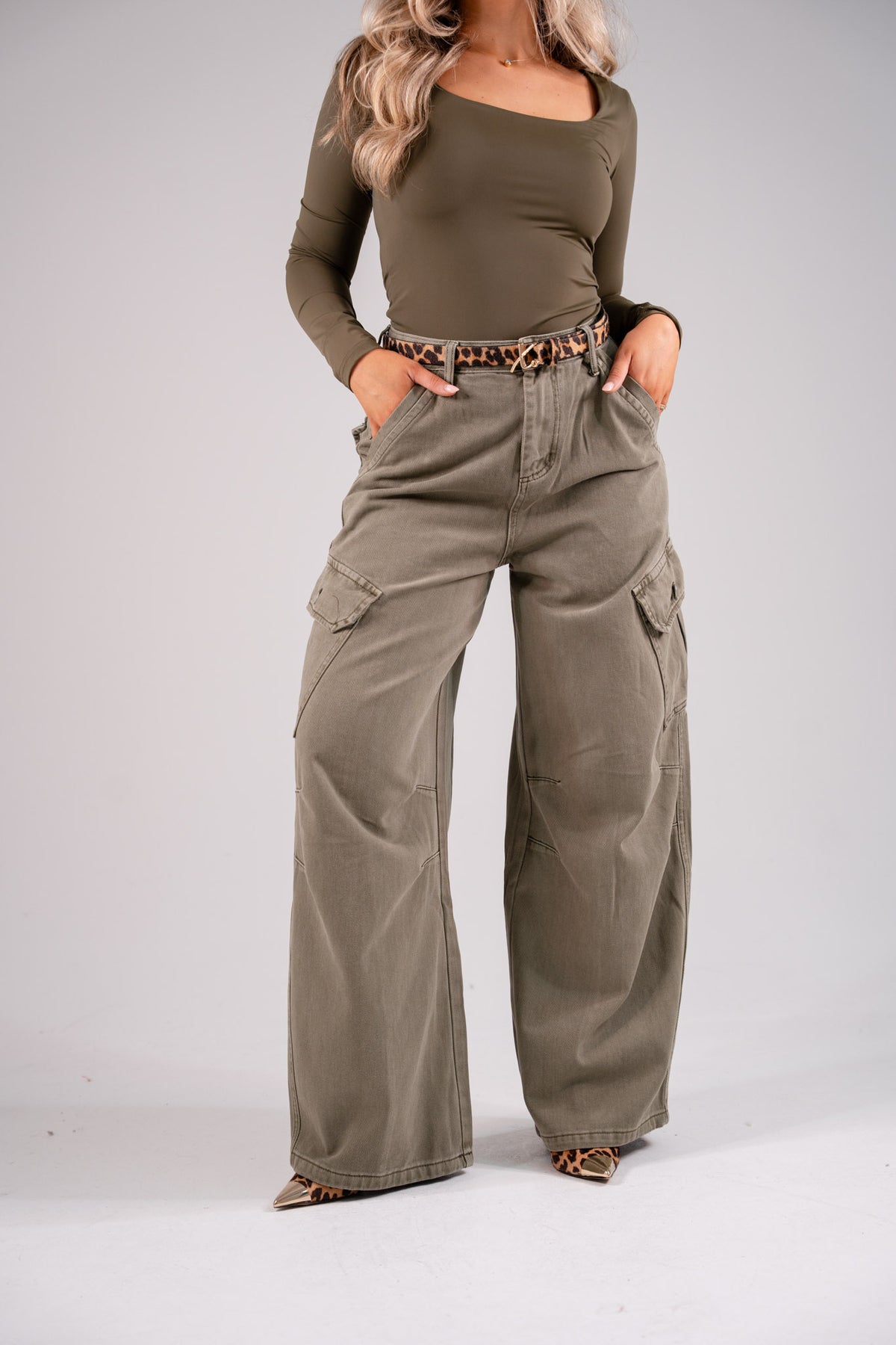 Kiera Relaxed Cargo Jeans In Khaki