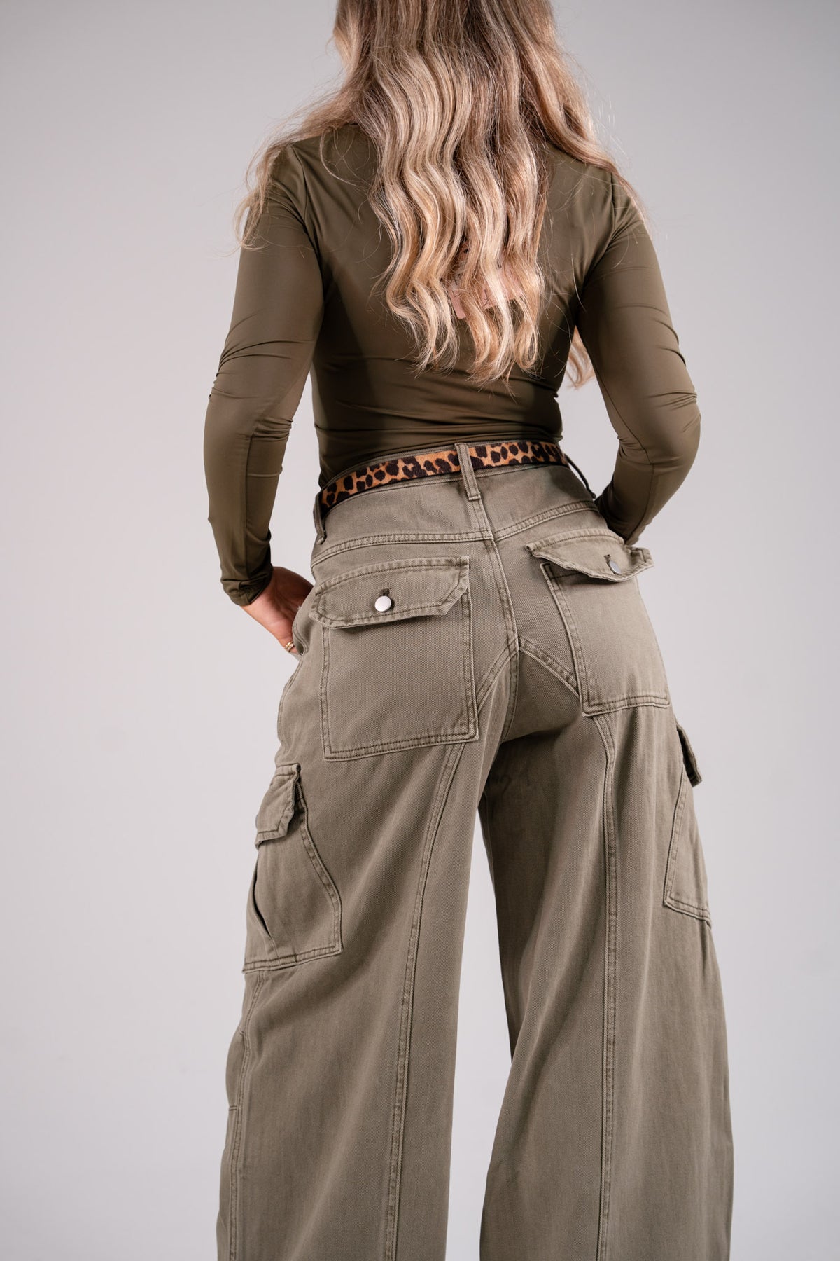 Kiera Relaxed Cargo Jeans In Khaki