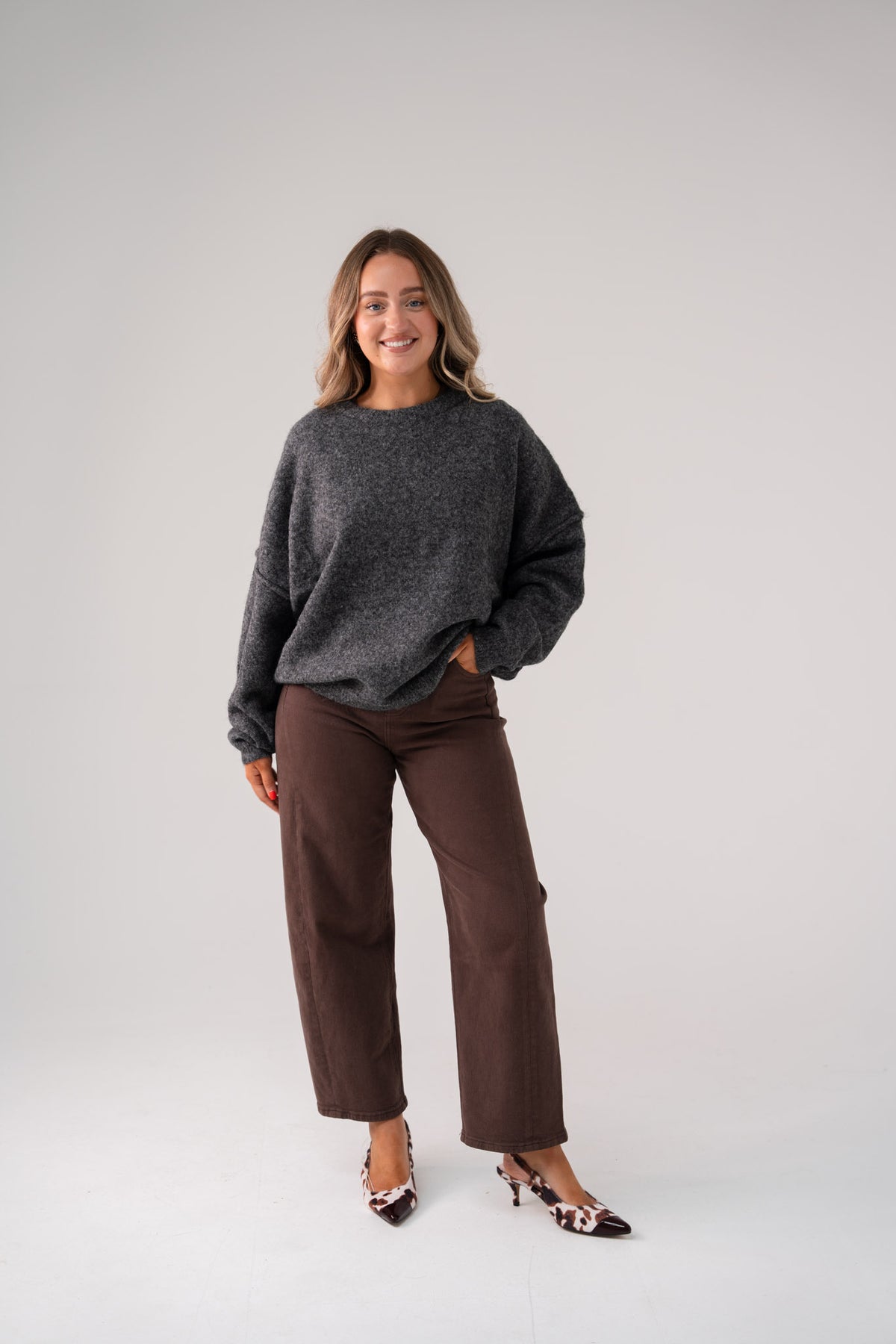 Love Laura Carrot Barrell Jeans In Chocolate