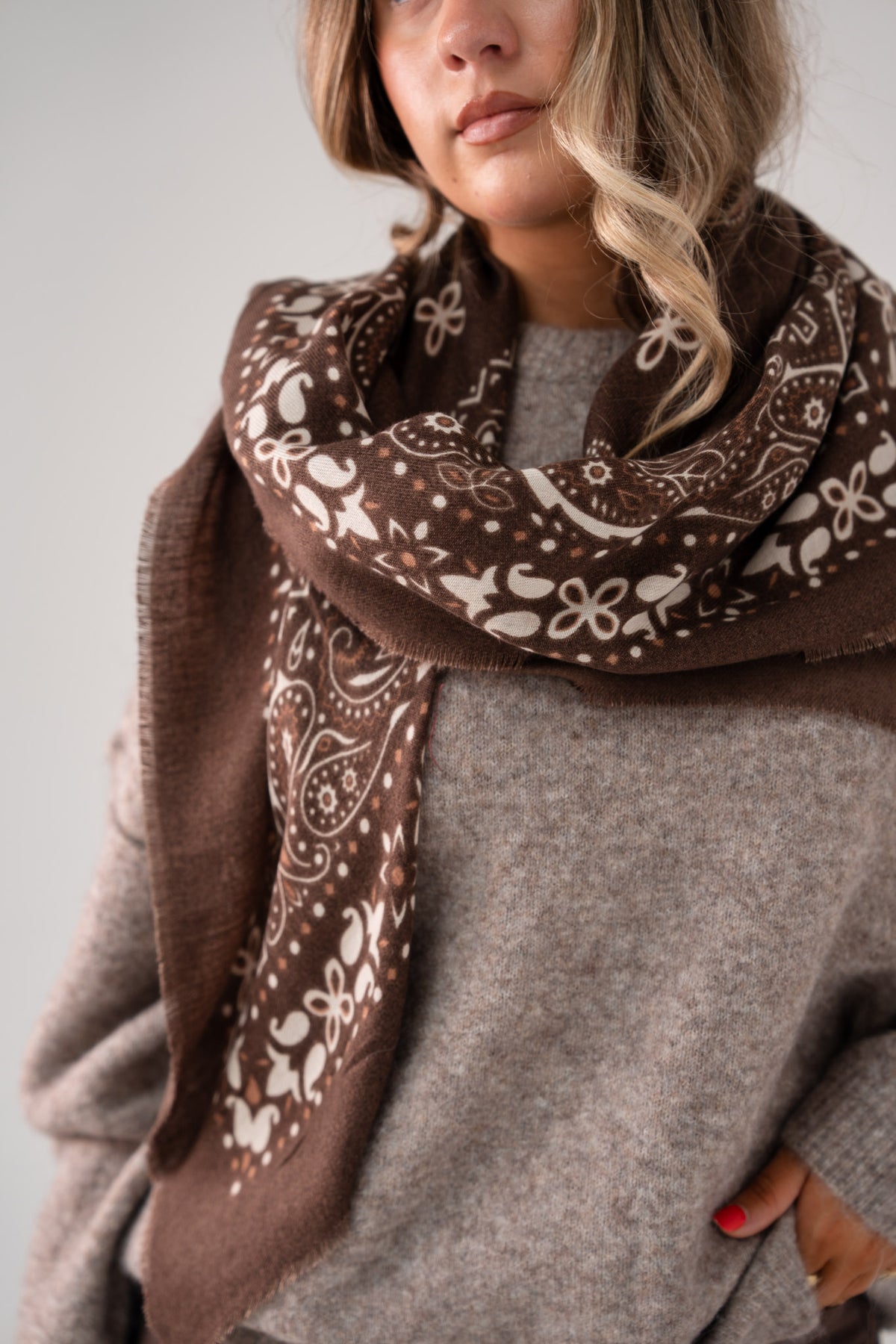 Kendra Printed Scarf In Chocolate